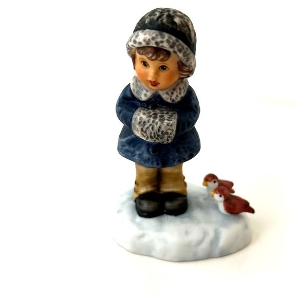 Vintage Berta Hummel Goebel Figurine 3" Let It Snow Box Winter Wonderland BH90/P - Picture 2 of 12